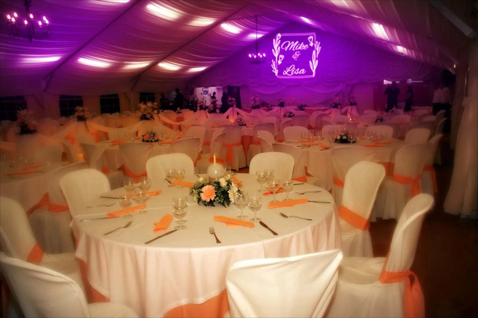 Hotel / hospitality indoor projection — Average setting